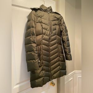 New with tags Eddie Bauer Women’s Sun Valley Down Parka Size Small Winter Coat